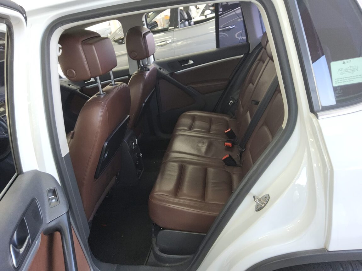 VOLKSWAGEN TIGUAN 2.0 TDI BLUEMOTION PREMIUM 2015 - zdjęcie 12
