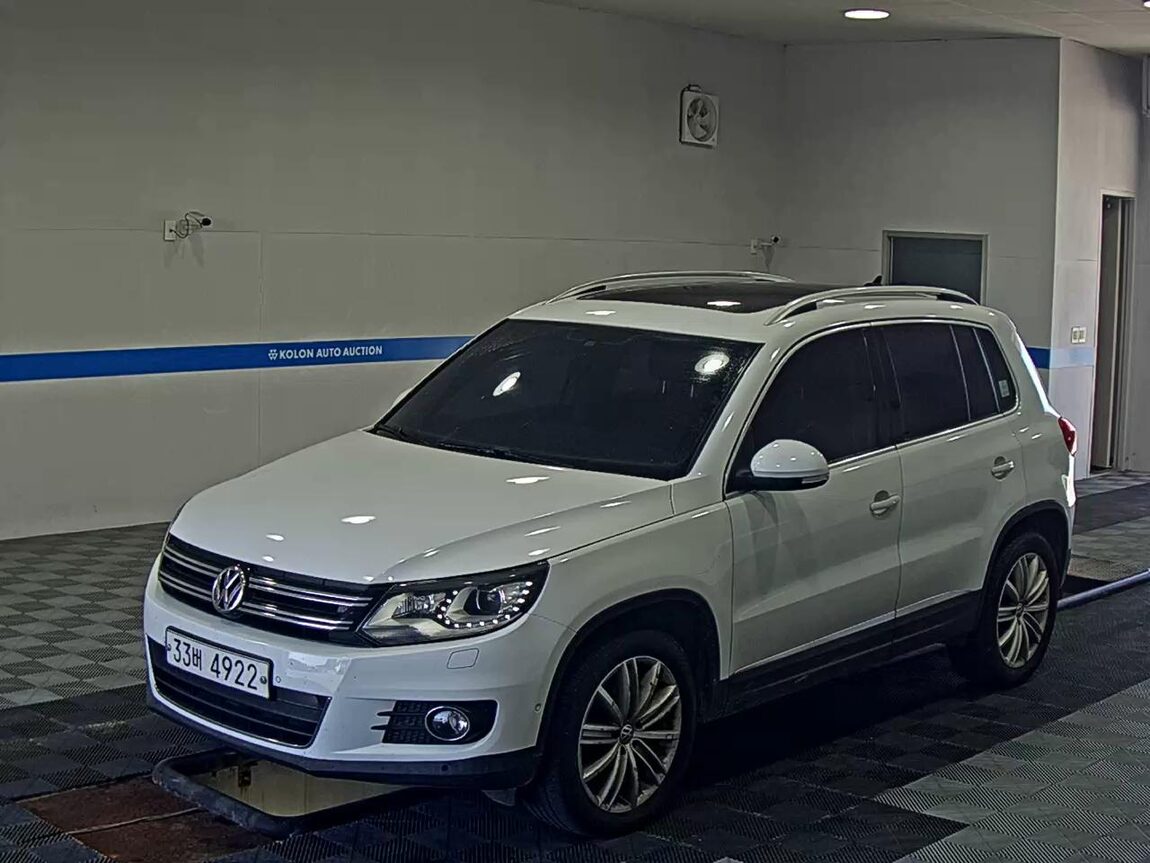 VOLKSWAGEN TIGUAN 2.0 TDI BLUEMOTION PREMIUM 2015 - zdjęcie 2