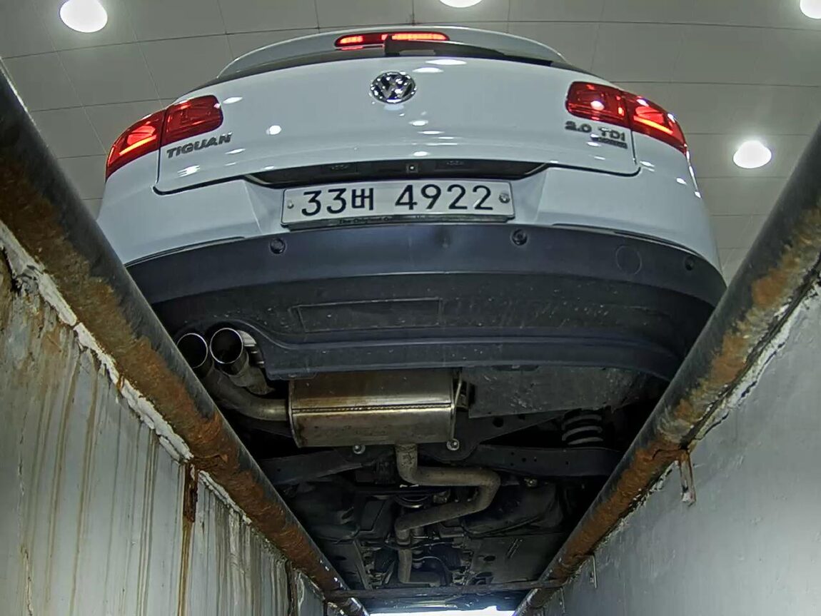 VOLKSWAGEN TIGUAN 2.0 TDI BLUEMOTION PREMIUM 2015 - zdjęcie 8