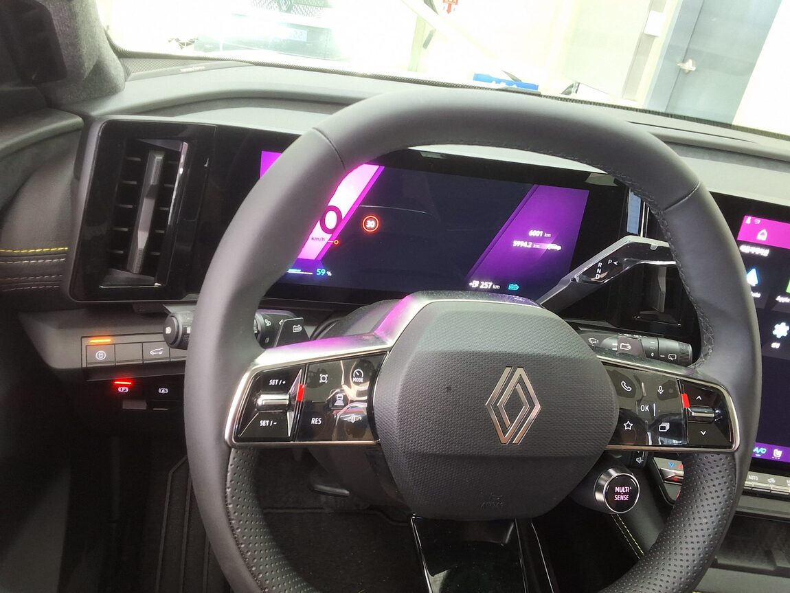 RENAULT (SAMSUNG) SCENIC EV ICONIC 2026 - zdjęcie 23