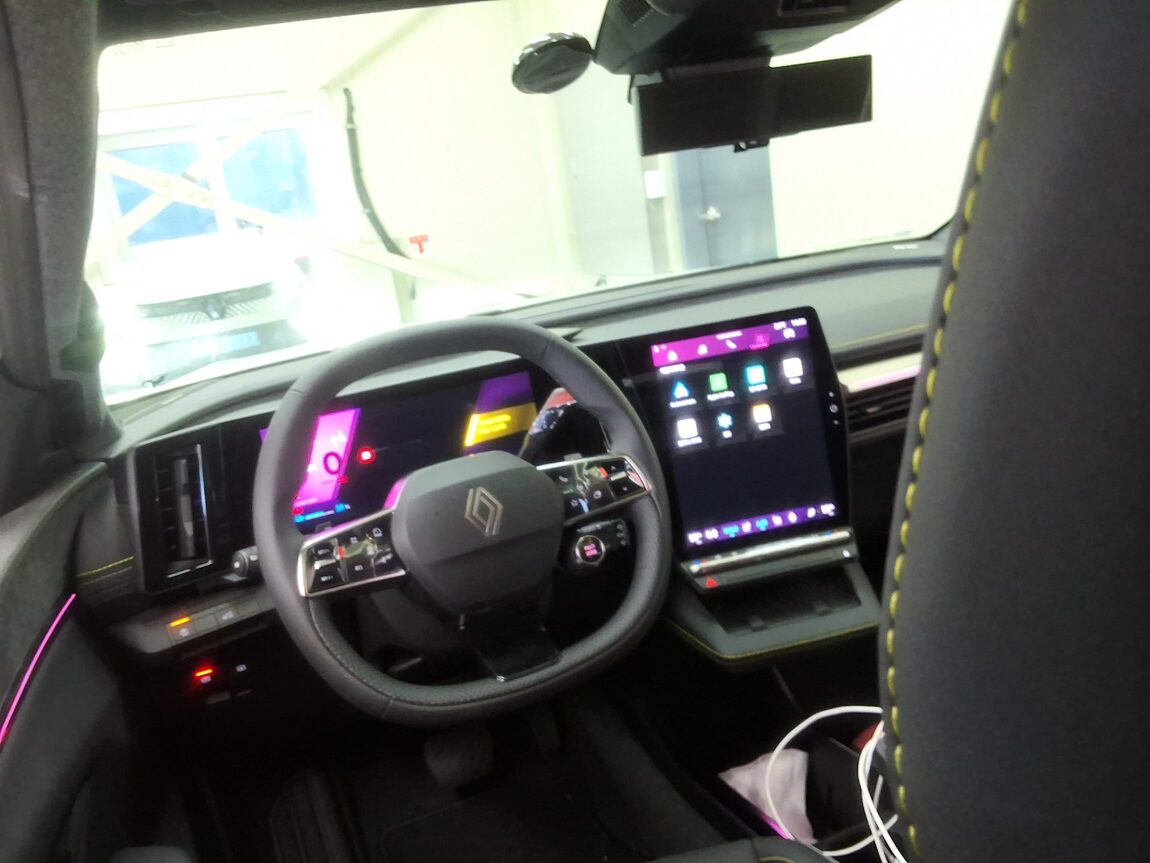 RENAULT (SAMSUNG) SCENIC EV ICONIC 2026 - zdjęcie 12