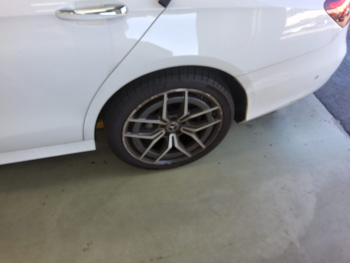 MERCEDES-BENZ E-CLASS (5TH GEN) E220d 4MATIC AMG LINE 2021 - zdjęcie 23