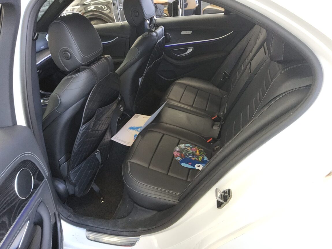 MERCEDES-BENZ E-CLASS (5TH GEN) E220d 4MATIC AMG LINE 2021 - zdjęcie 12