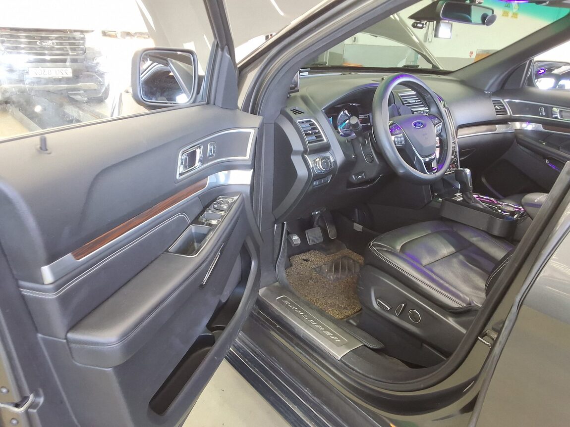 FORD EXPLORER (5TH GEN) 2.3 AWD LIMITED 2017 - zdjęcie 10