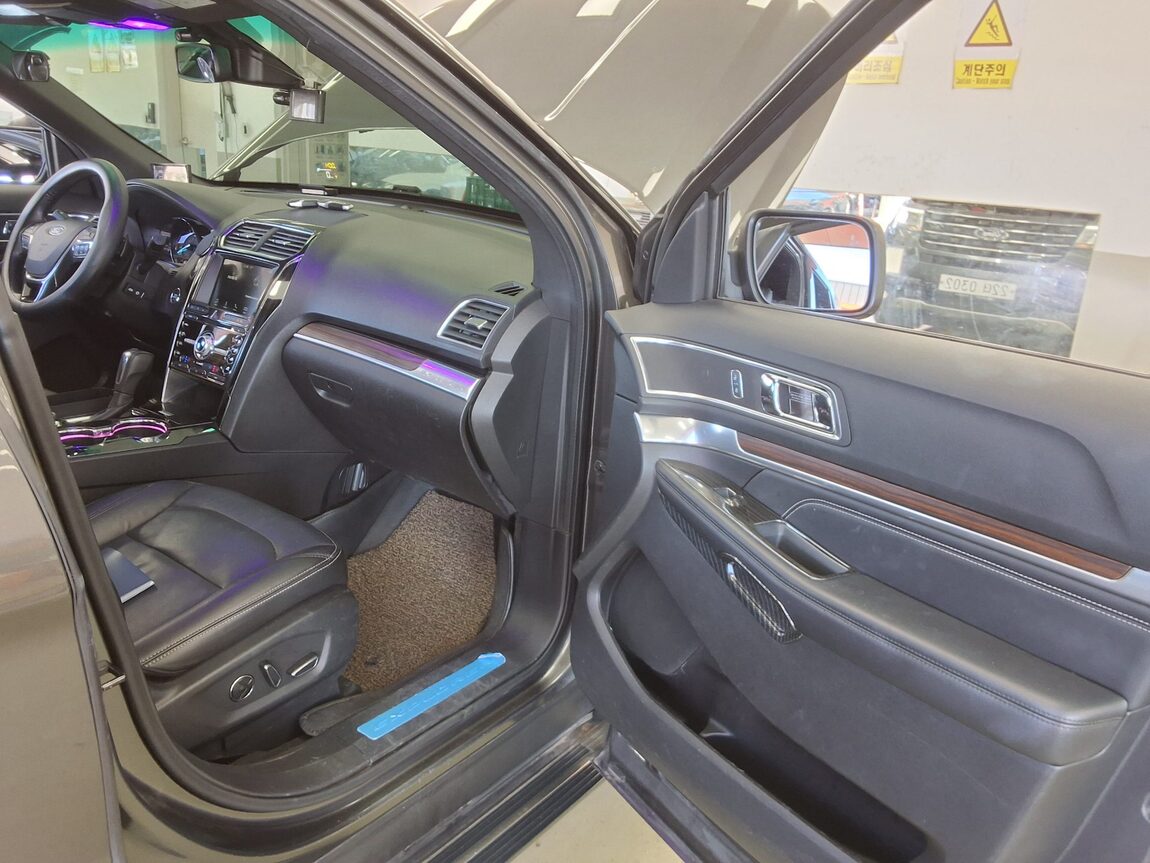 FORD EXPLORER (5TH GEN) 2.3 AWD LIMITED 2017 - zdjęcie 14