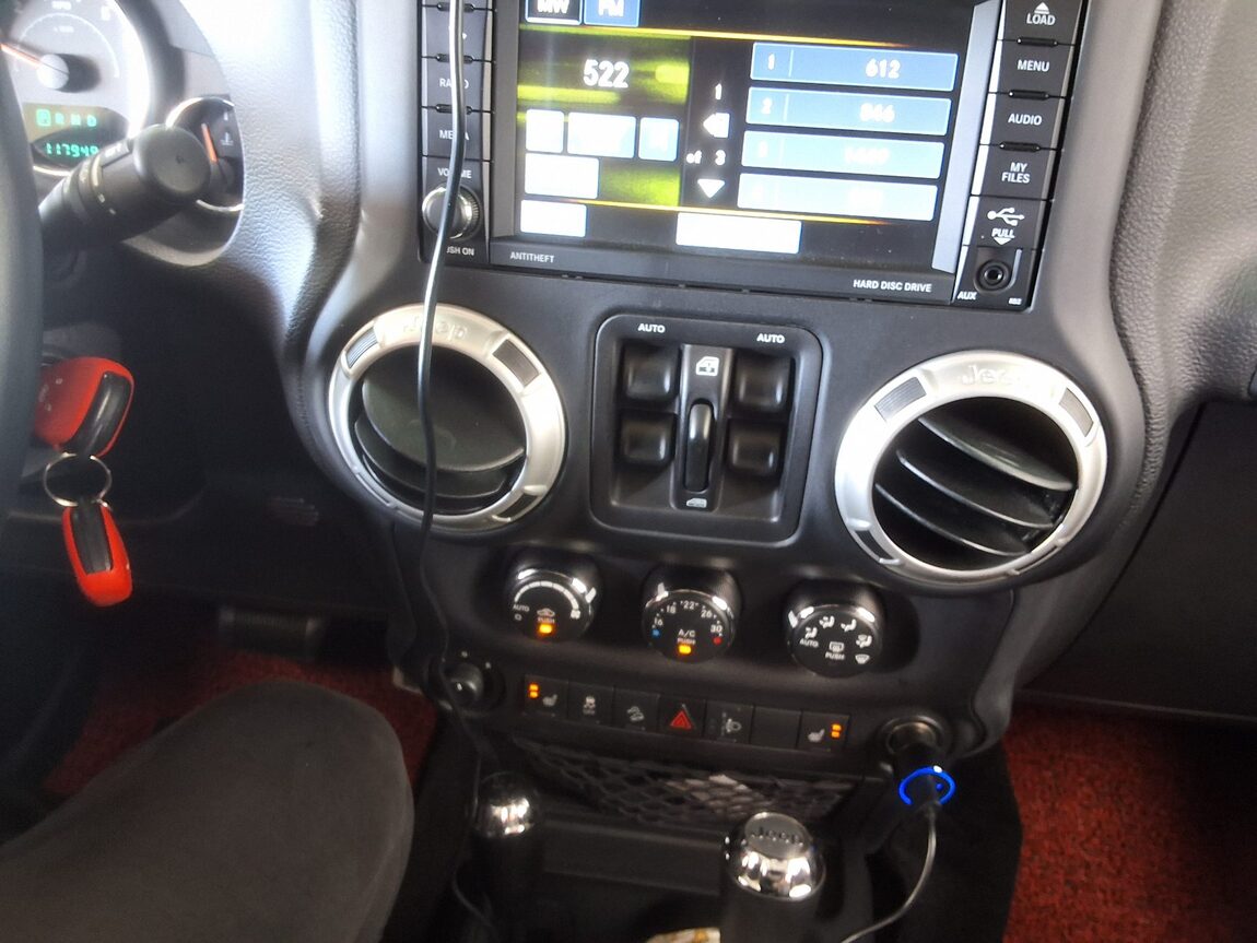 JEEP WRANGLER (JK) 3.6 SAHARA 4-DOOR 2017 - zdjęcie 24
