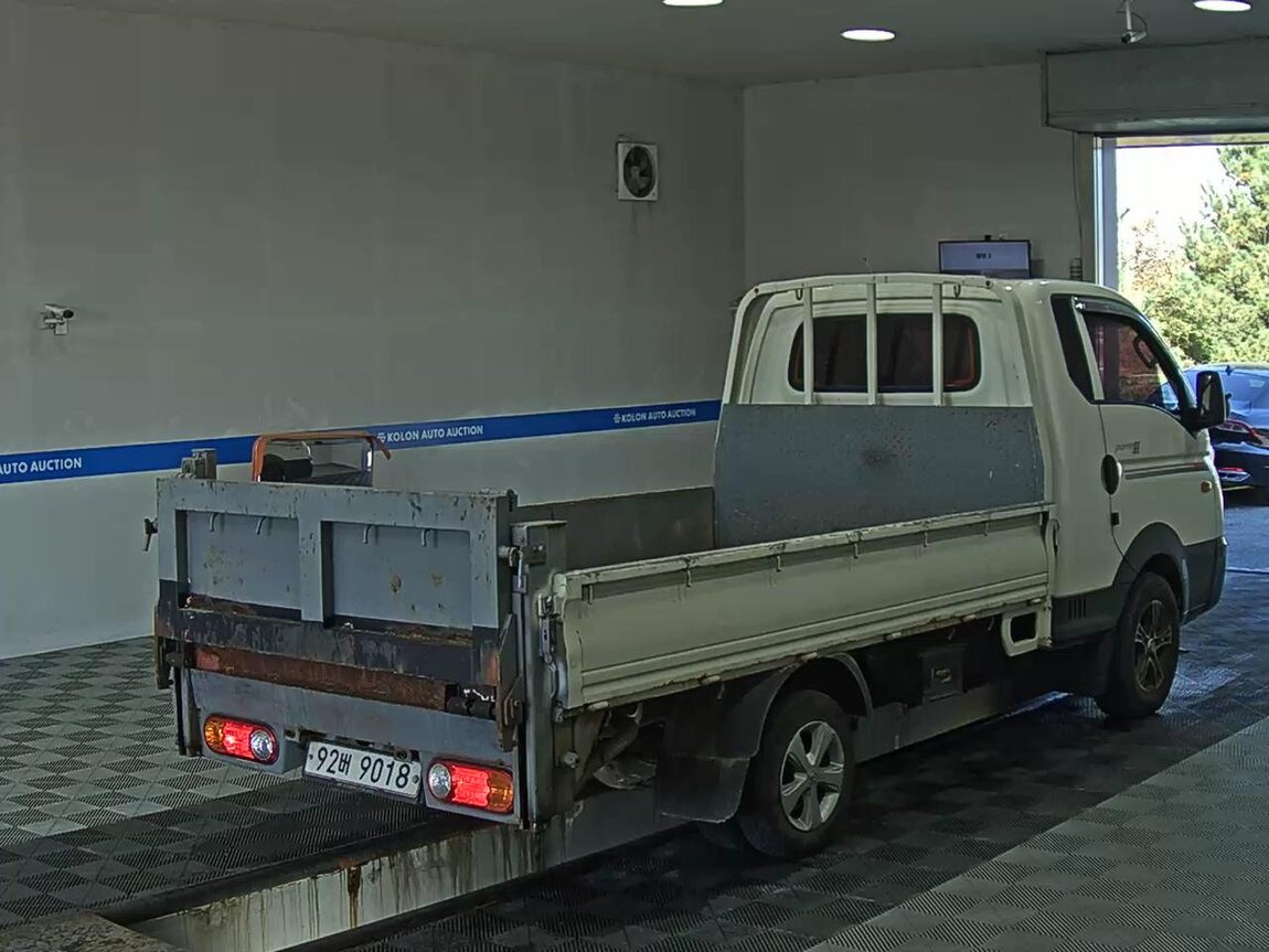 HYUNDAI PORTER II CRDi SUPER CAB EXTRA LONG WHEELBASE GOLD 2016 - zdjęcie 5