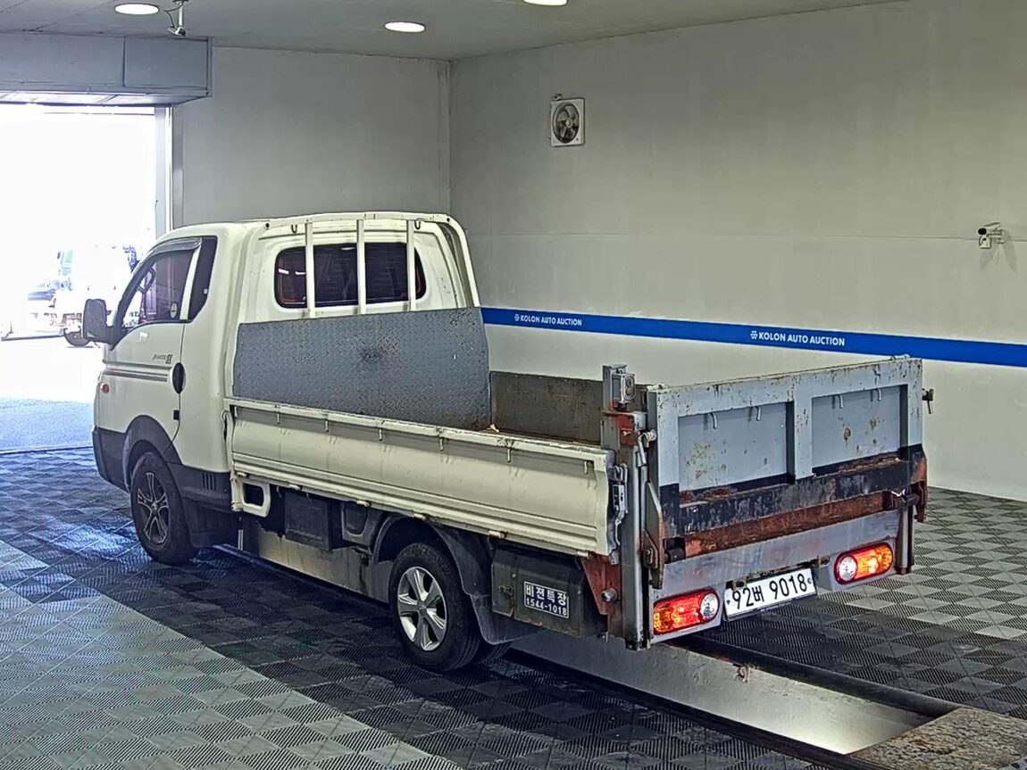 HYUNDAI PORTER II CRDi SUPER CAB EXTRA LONG WHEELBASE GOLD 2016 - zdjęcie 6