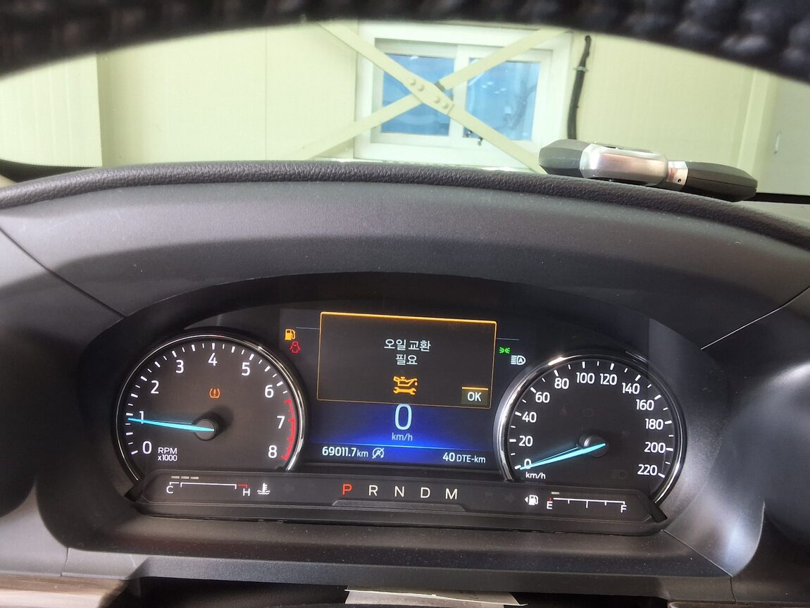 FORD EXPLORER (6TH GEN) 2.3 AWD LIMITED 2020 - zdjęcie 10