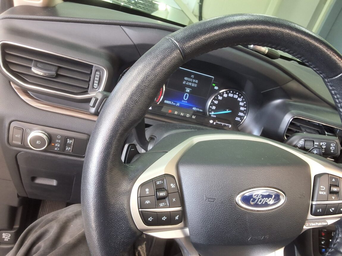 FORD EXPLORER (6TH GEN) 2.3 AWD LIMITED 2020 - zdjęcie 23
