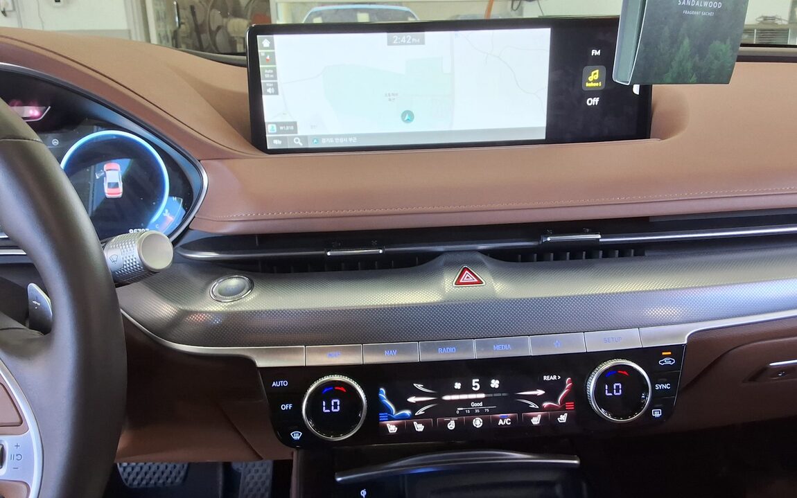 GENESIS THE ALL NEW G80 GASOLINE 2.5 2WD BASE MODEL 2022 - zdjęcie 18