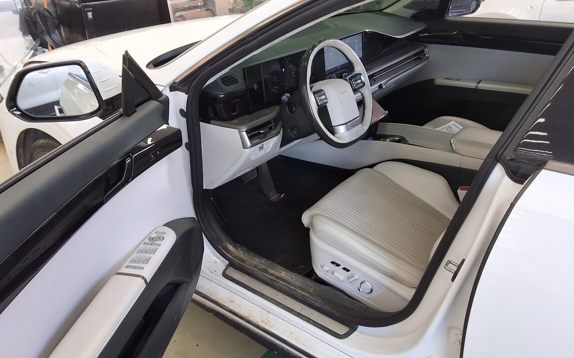 HYUNDAI THE ALL NEW GRANDEUR GASOLINE 3.5 2WD CALLIGRAPHY 2023 - zdjęcie 10