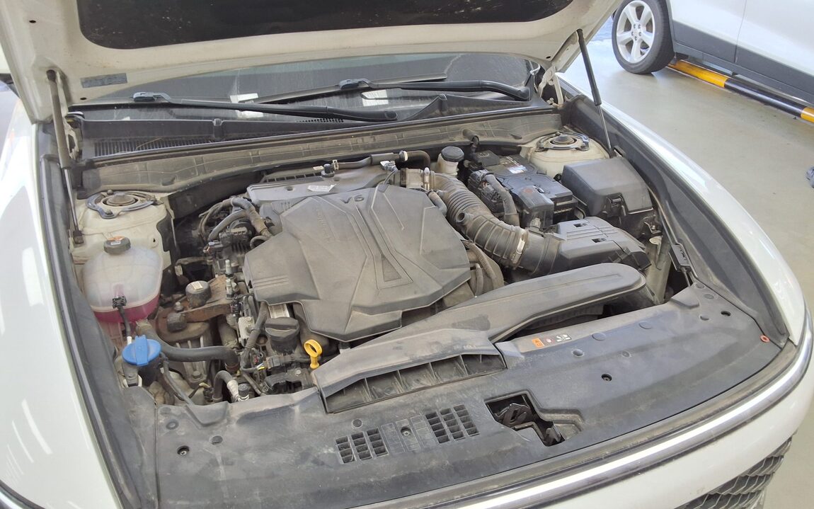 HYUNDAI THE ALL NEW GRANDEUR GASOLINE 3.5 2WD CALLIGRAPHY 2023 - zdjęcie 21