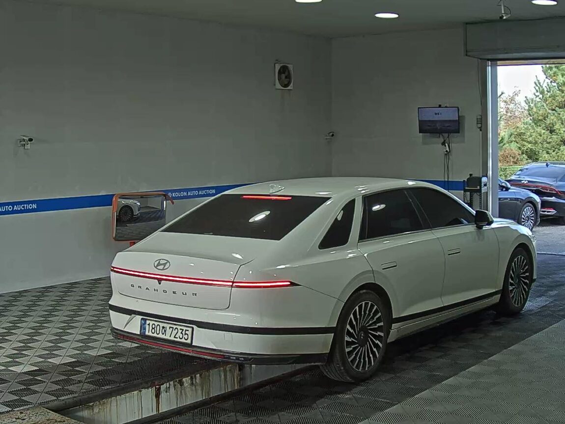HYUNDAI THE ALL NEW GRANDEUR GASOLINE 3.5 2WD CALLIGRAPHY 2023 - zdjęcie 5