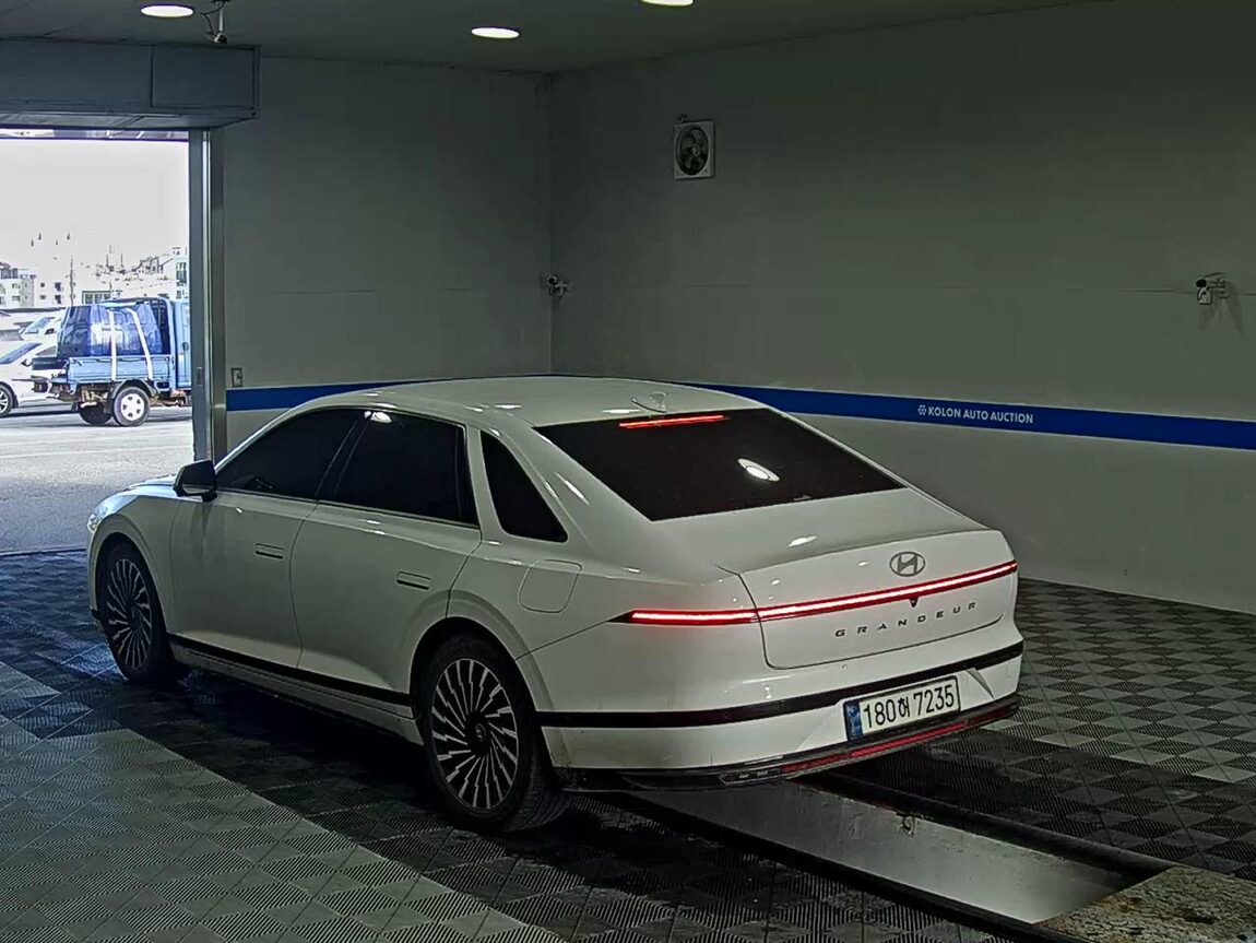HYUNDAI THE ALL NEW GRANDEUR GASOLINE 3.5 2WD CALLIGRAPHY 2023 - zdjęcie 6