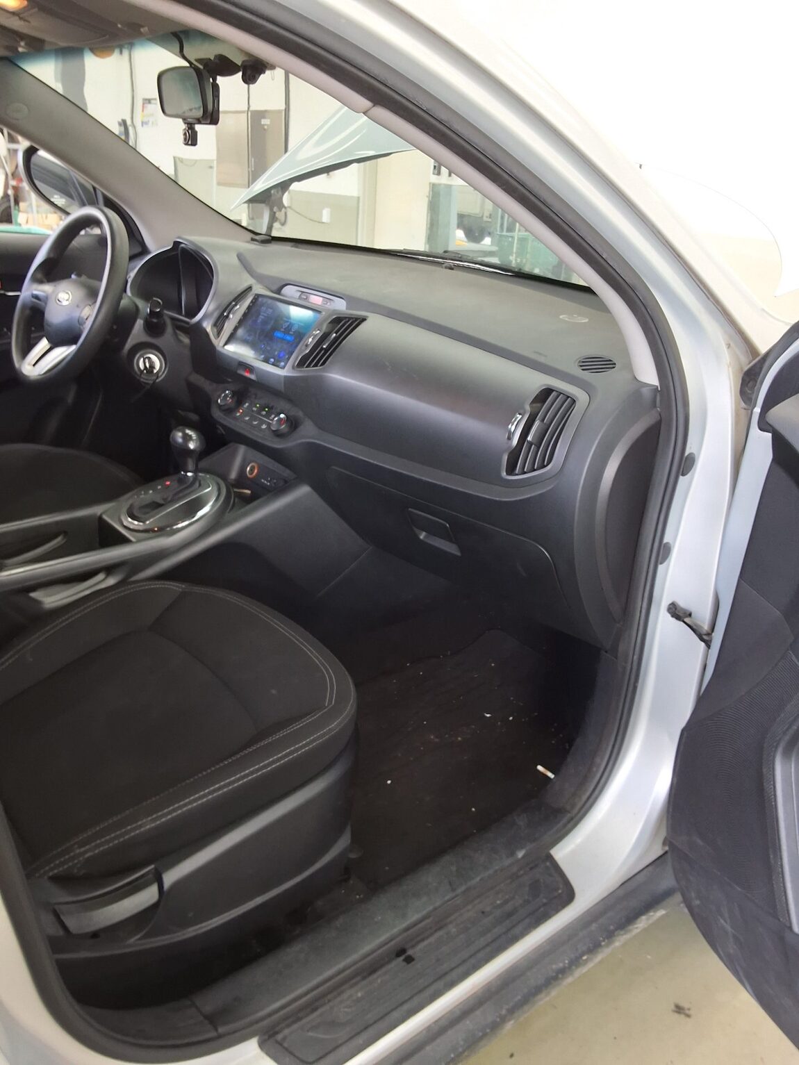 KIA SPORTAGE R DIESEL R2.0 2WD LX 2013 - zdjęcie 14
