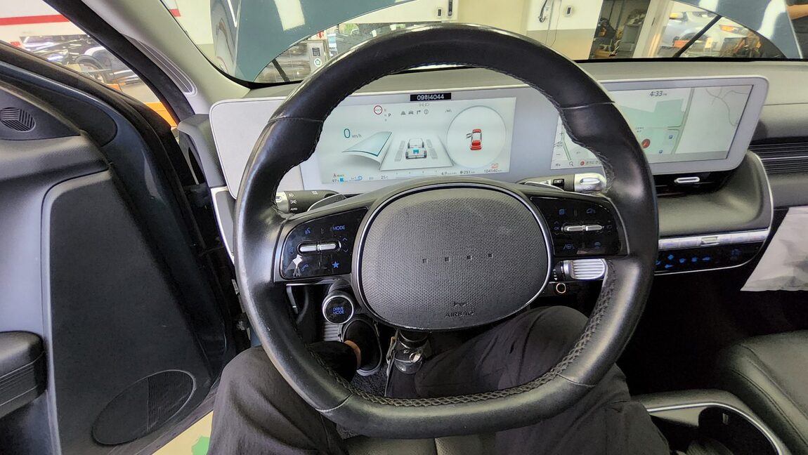 HYUNDAI IONIQ 5 EV AWD LONG RANGE EXCLUSIVE 2023 - zdjęcie 17