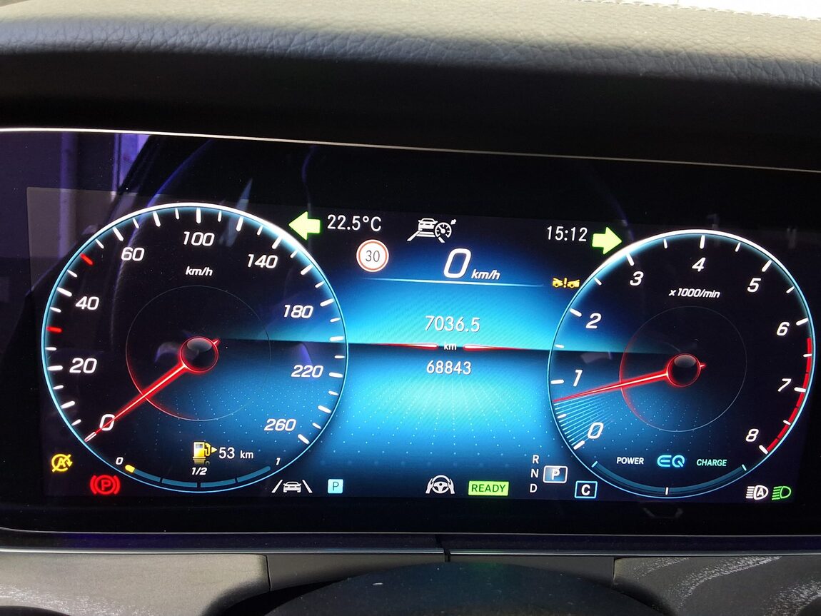 MERCEDES-BENZ E-CLASS (5TH GEN) E350 4MATIC AMG LINE 2022 - zdjęcie 9