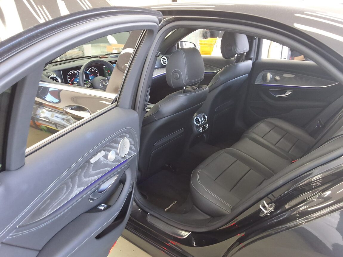 MERCEDES-BENZ E-CLASS (5TH GEN) E350 4MATIC AMG LINE 2022 - zdjęcie 12