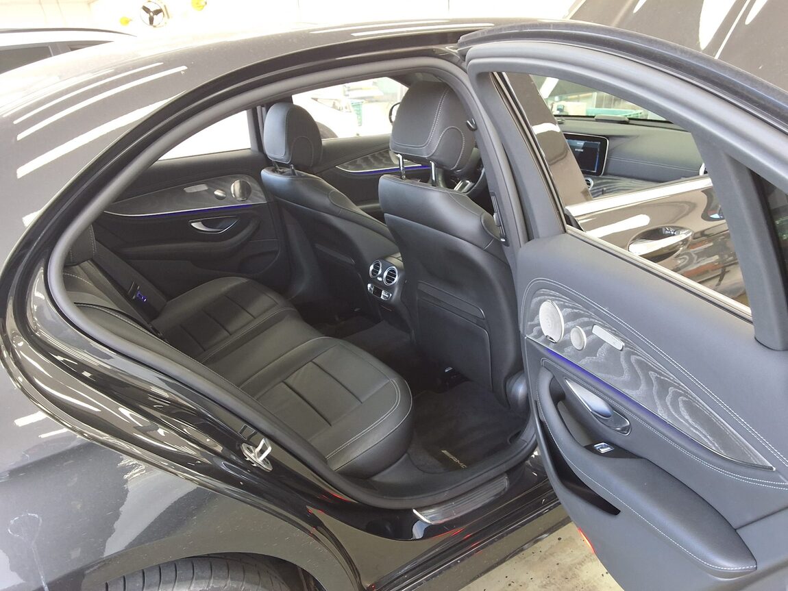 MERCEDES-BENZ E-CLASS (5TH GEN) E350 4MATIC AMG LINE 2022 - zdjęcie 13