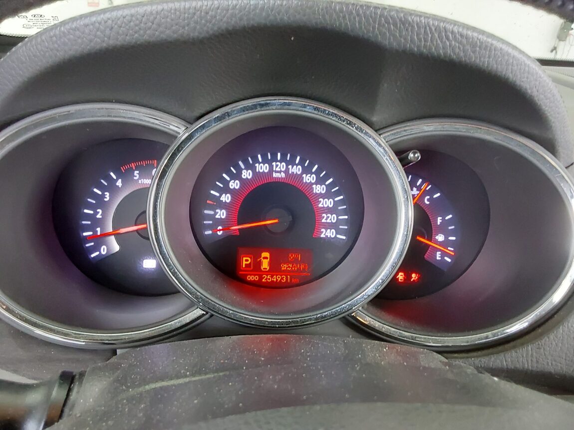 KIA SORENTO R DIESEL 2.0 2WD LIMITED PREMIUM 2011 - zdjęcie 9
