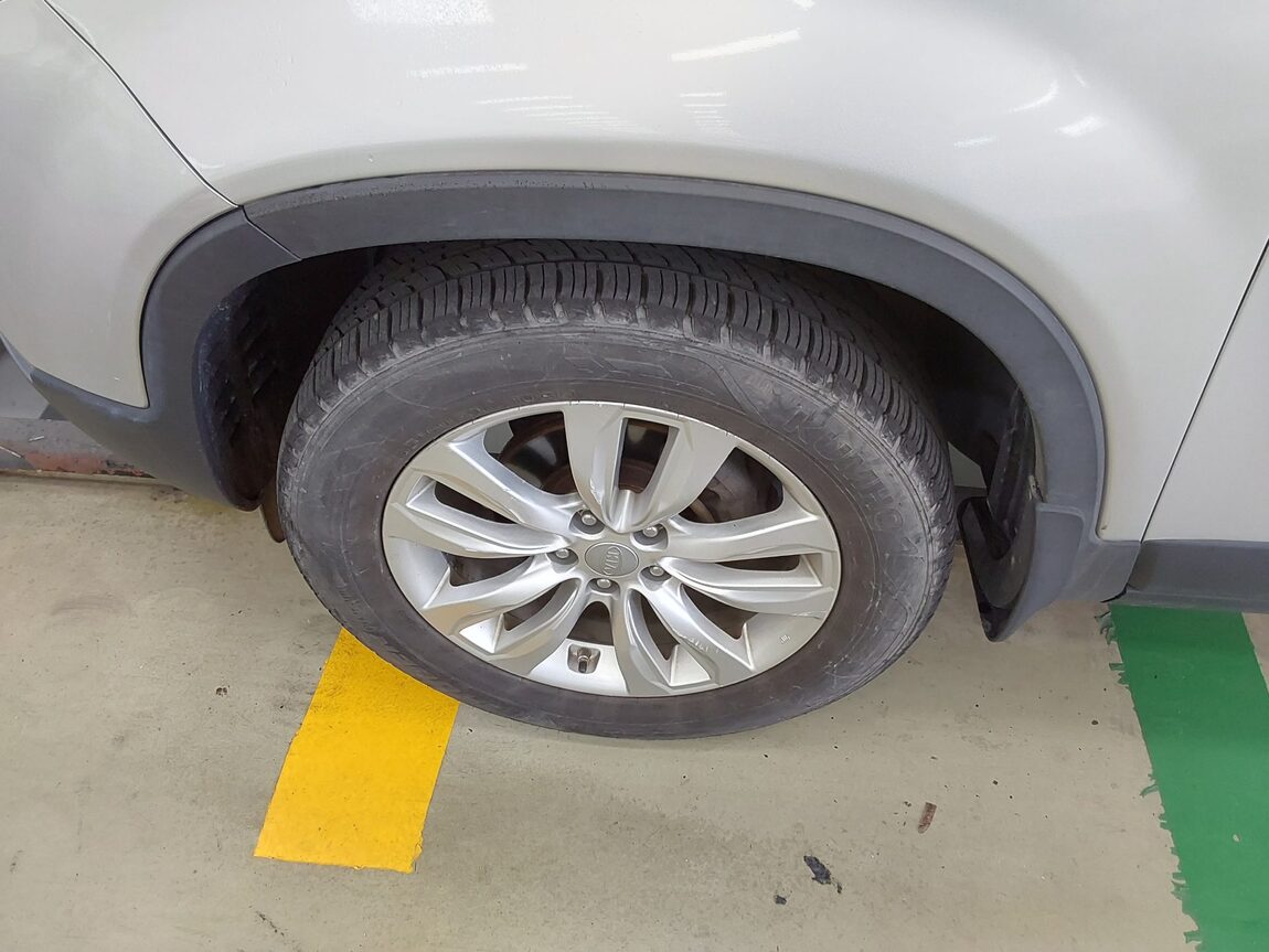 KIA SORENTO R DIESEL 2.0 2WD LIMITED PREMIUM 2011 - zdjęcie 21