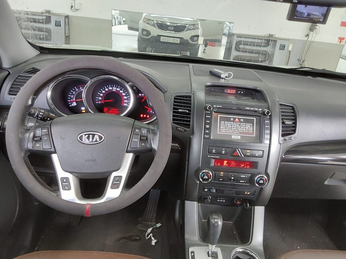 KIA SORENTO R DIESEL 2.0 2WD LIMITED PREMIUM 2011 - zdjęcie 11