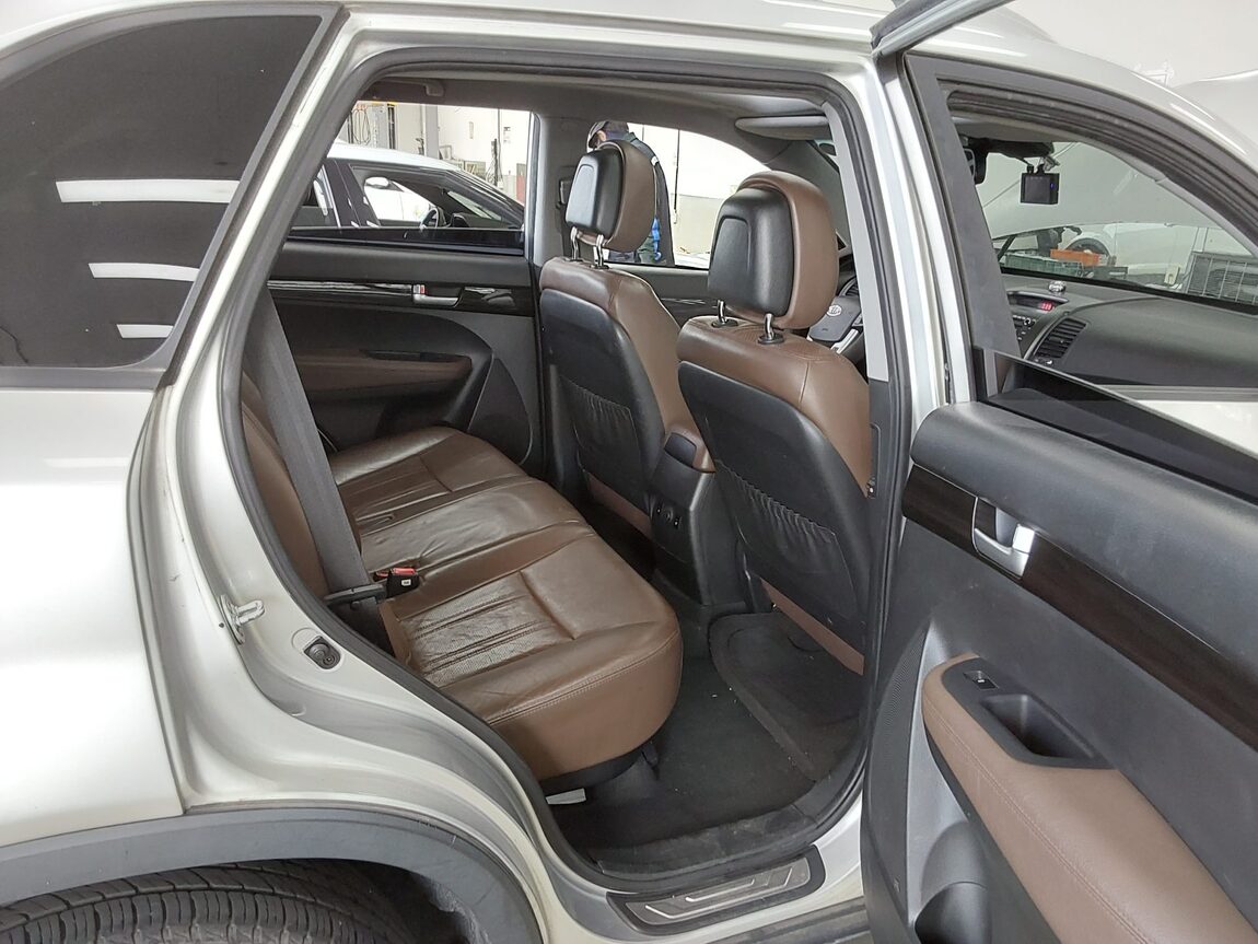 KIA SORENTO R DIESEL 2.0 2WD LIMITED PREMIUM 2011 - zdjęcie 13
