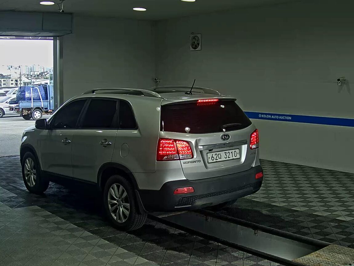 KIA SORENTO R DIESEL 2.0 2WD LIMITED PREMIUM 2011 - zdjęcie 6