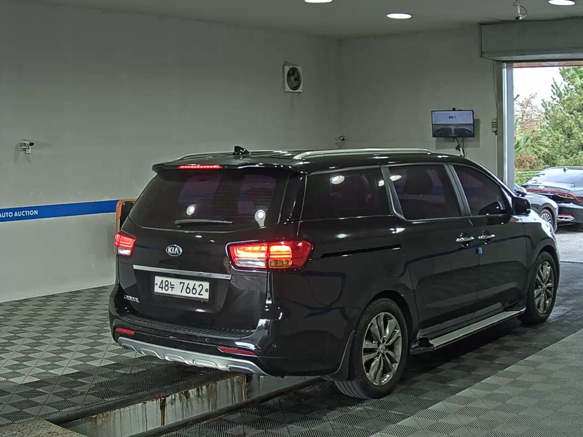 KIA ALL NEW CARNIVAL 9-SEATER DIESEL PRESTIGE 2016 - zdjęcie 5