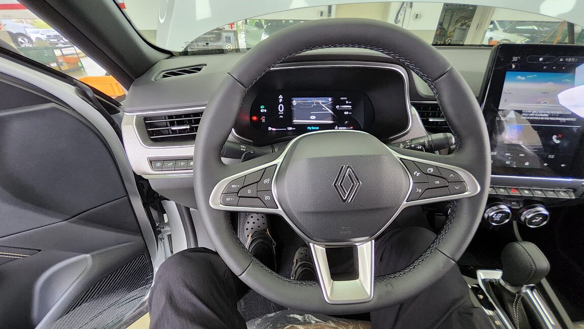 RENAULT (SAMSUNG) ARKANA 1.6 GTe ICONIC 2026 - zdjęcie 17