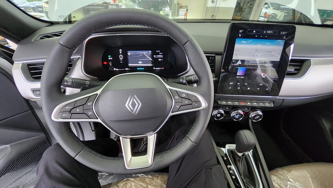 RENAULT (SAMSUNG) ARKANA 1.6 GTe ICONIC 2026 - zdjęcie 18