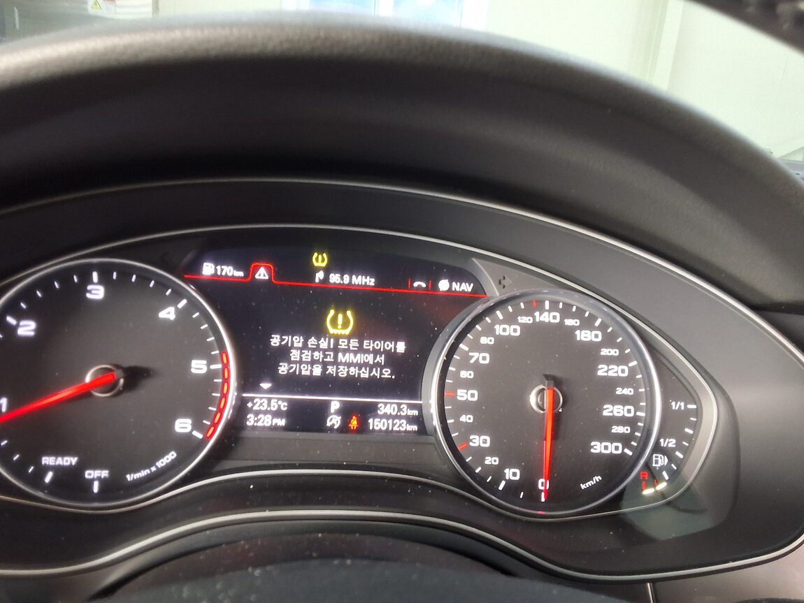 AUDI A6 (4TH GEN) 35 TDI PREMIUM 2016 - zdjęcie 26