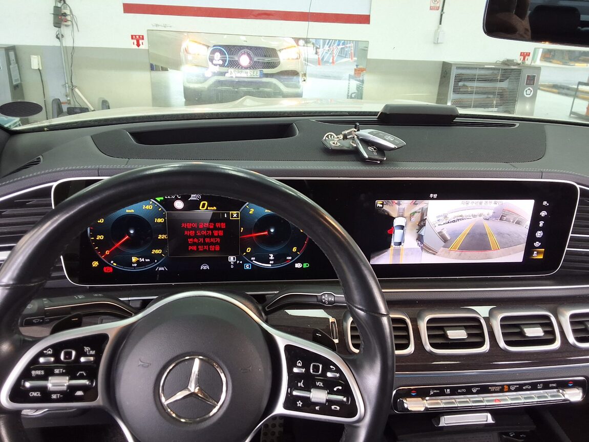 MERCEDES-BENZ GLE-CLASS (4TH GEN) GLE 400d 4MATIC COUPE 2021 - zdjęcie 17