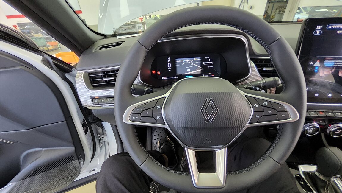 RENAULT (SAMSUNG) ARKANA 1.6 GTe ICONIC 2026 - zdjęcie 17