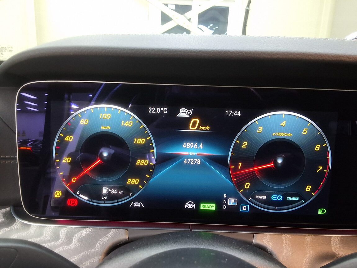 MERCEDES-BENZ E-CLASS (5TH GEN) E350 4MATIC AMG LINE 2023 - zdjęcie 10