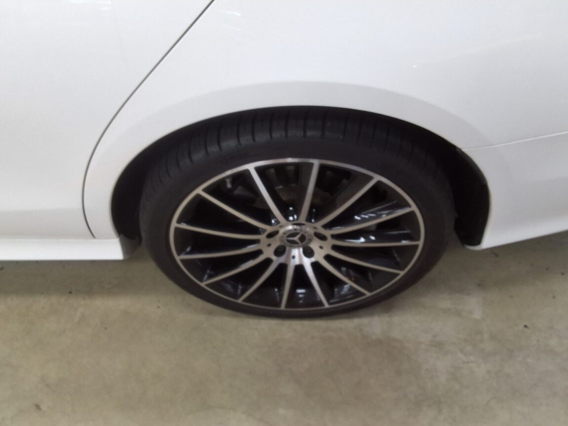 MERCEDES-BENZ E-CLASS (5TH GEN) E350 4MATIC AMG LINE 2023 - zdjęcie 20