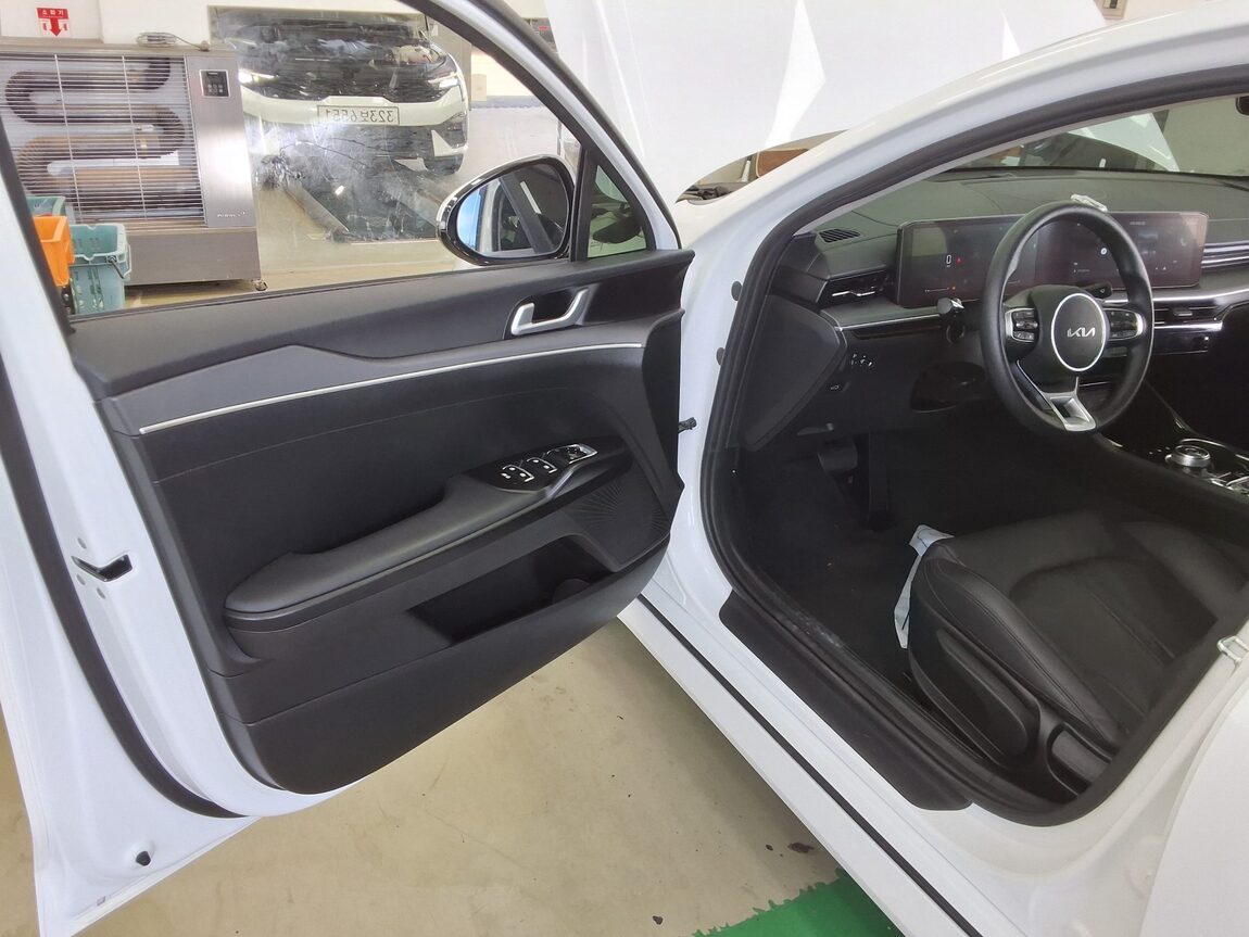 KIA THE NEW K5 (DL3) 2.0 GASOLINE PRESTIGE 2024 - zdjęcie 10