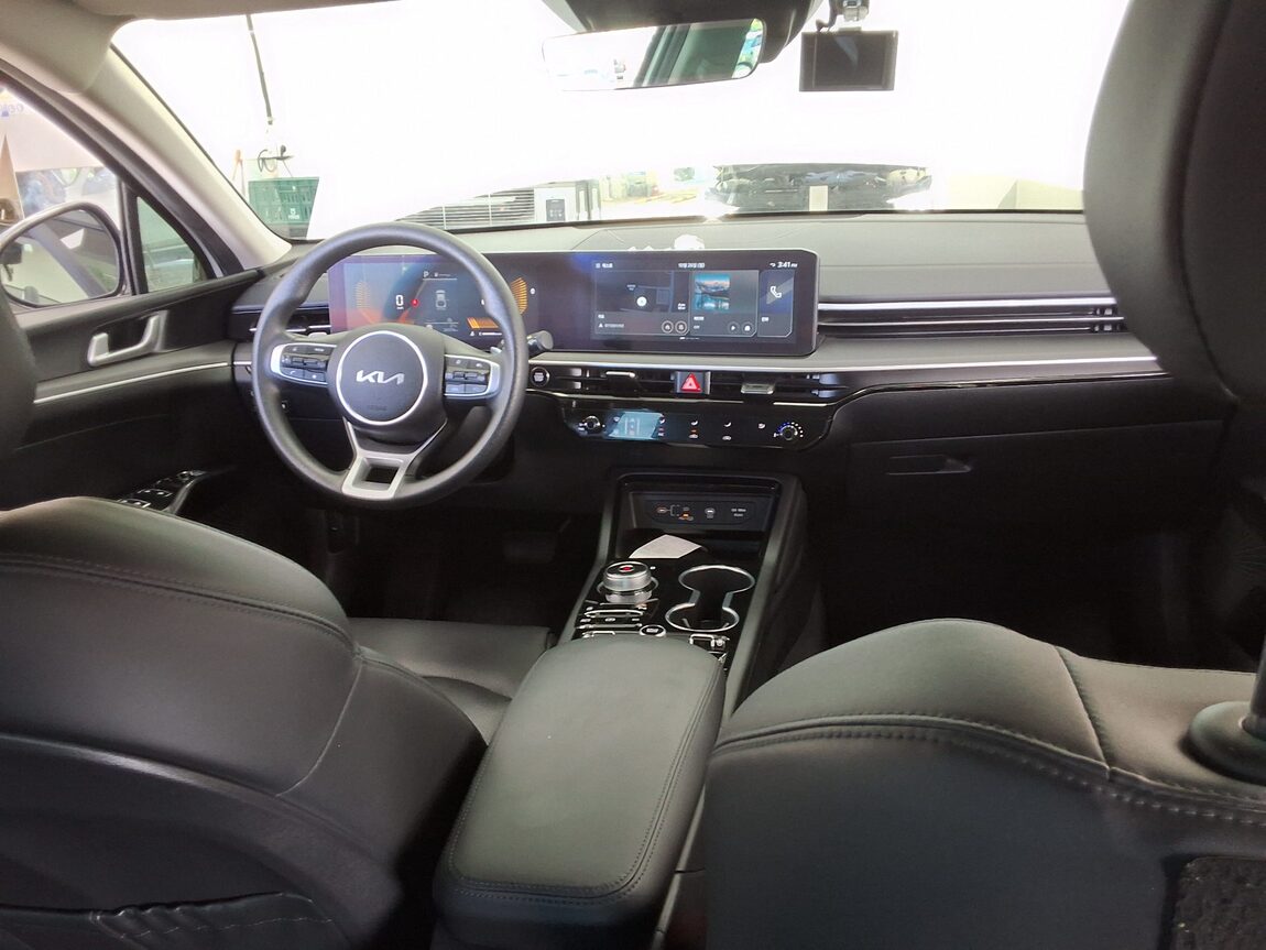 KIA THE NEW K5 (DL3) 2.0 GASOLINE PRESTIGE 2024 - zdjęcie 11