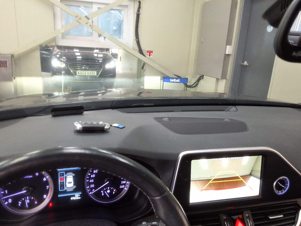 HYUNDAI GRANDEUR IG 3.0 LPi RENTAL CAR EXCLUSIVE 2018 - zdjęcie 25