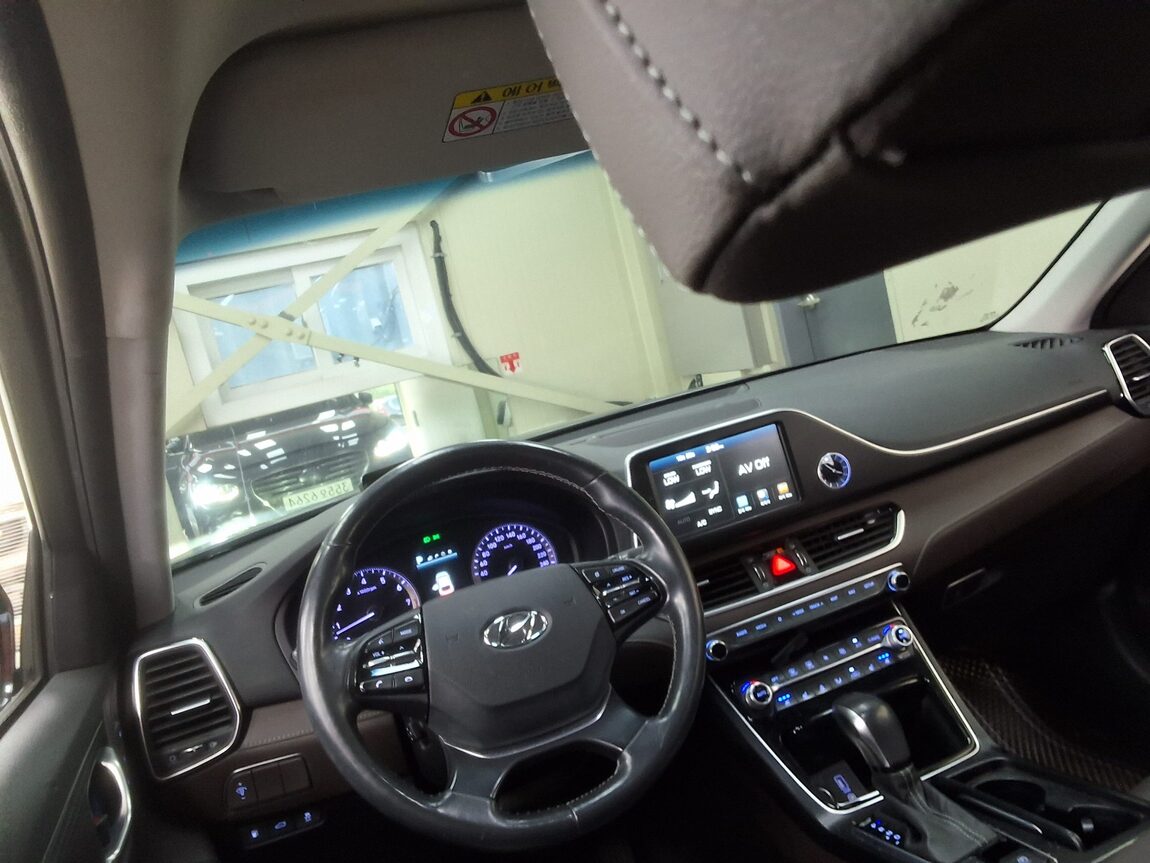 HYUNDAI GRANDEUR IG 3.0 LPi RENTAL CAR EXCLUSIVE 2018 - zdjęcie 12