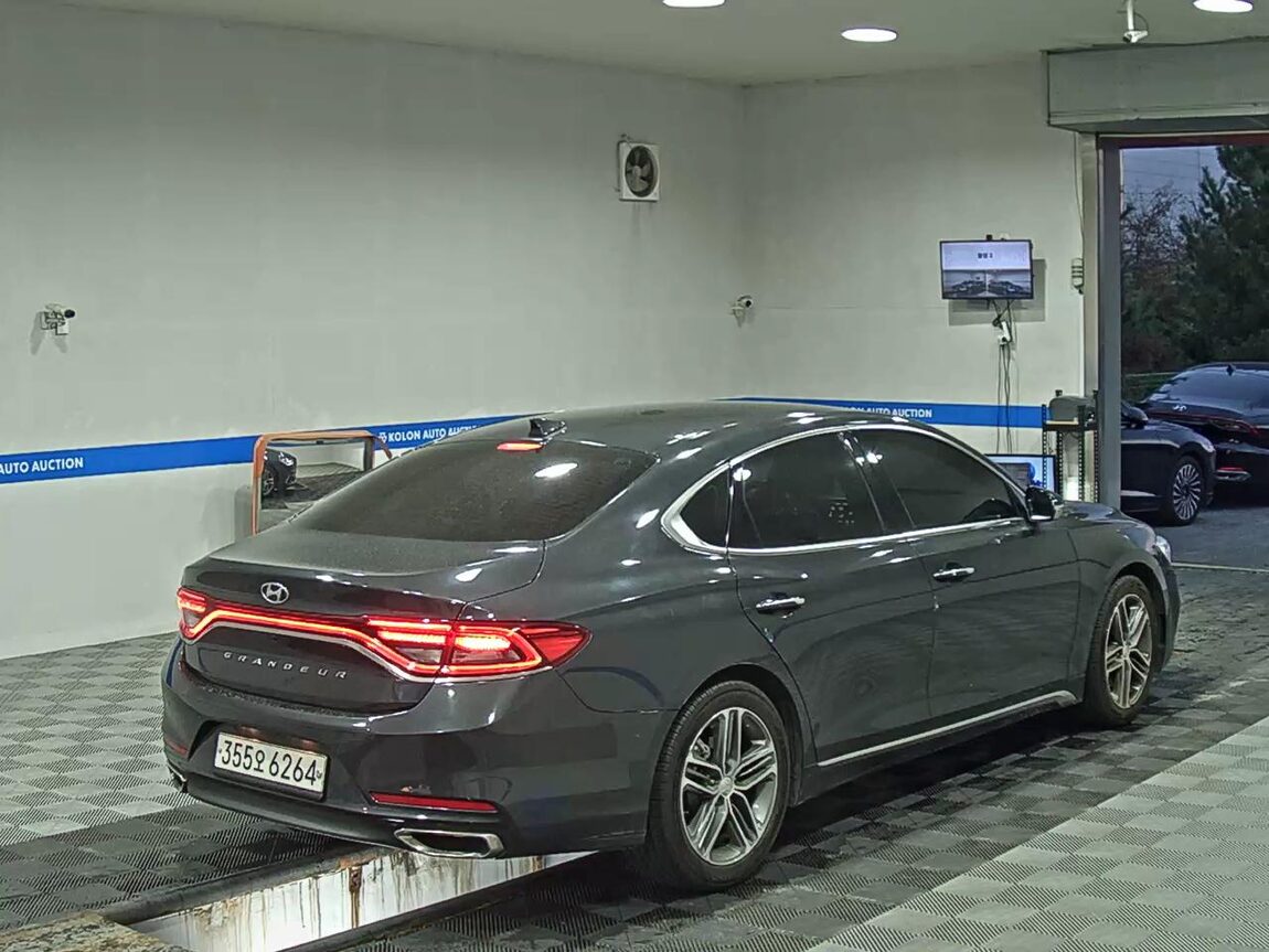 HYUNDAI GRANDEUR IG 3.0 LPi RENTAL CAR EXCLUSIVE 2018 - zdjęcie 5