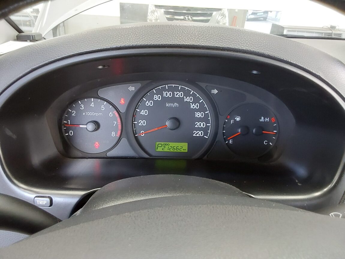 HYUNDAI GRAND STAREX 5-SEATER LPi VAN CVX LUXURY 2013 - zdjęcie 9