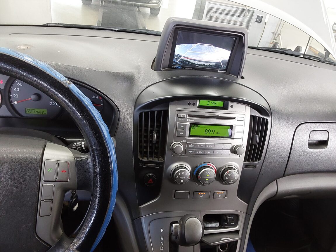 HYUNDAI GRAND STAREX 5-SEATER LPi VAN CVX LUXURY 2013 - zdjęcie 17