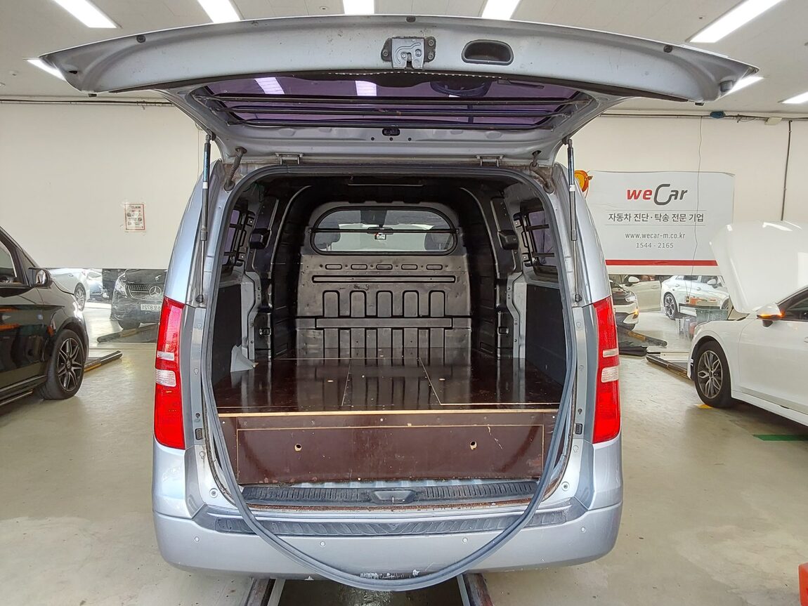HYUNDAI GRAND STAREX 5-SEATER LPi VAN CVX LUXURY 2013 - zdjęcie 15