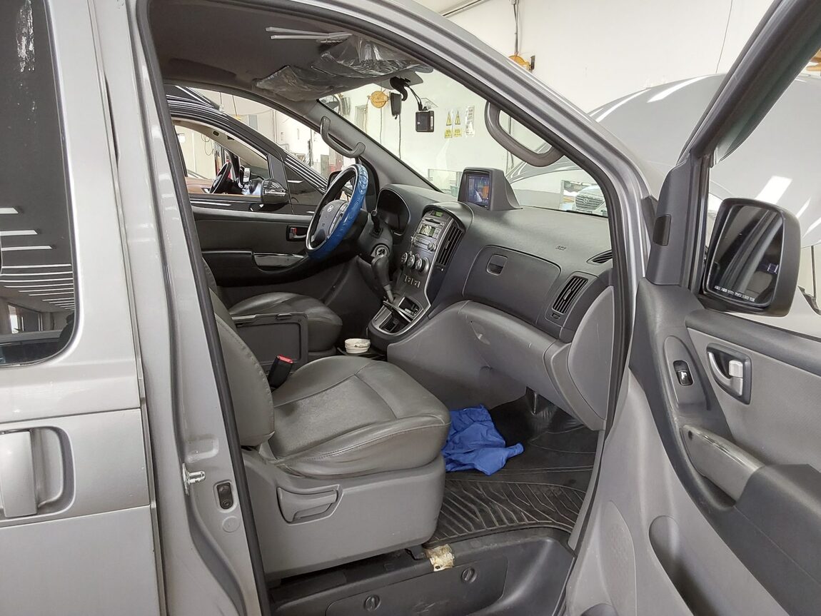 HYUNDAI GRAND STAREX 5-SEATER LPi VAN CVX LUXURY 2013 - zdjęcie 14