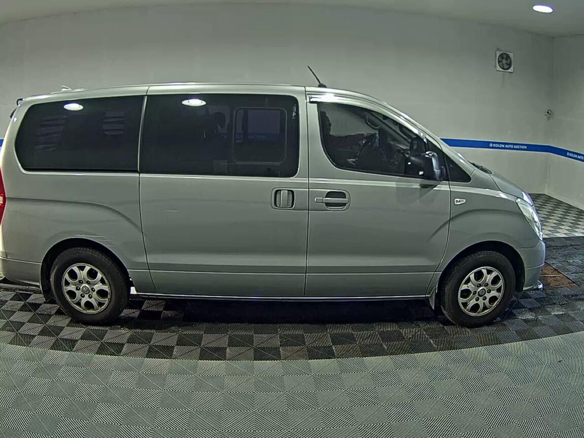 HYUNDAI GRAND STAREX 5-SEATER LPi VAN CVX LUXURY 2013 - zdjęcie 4