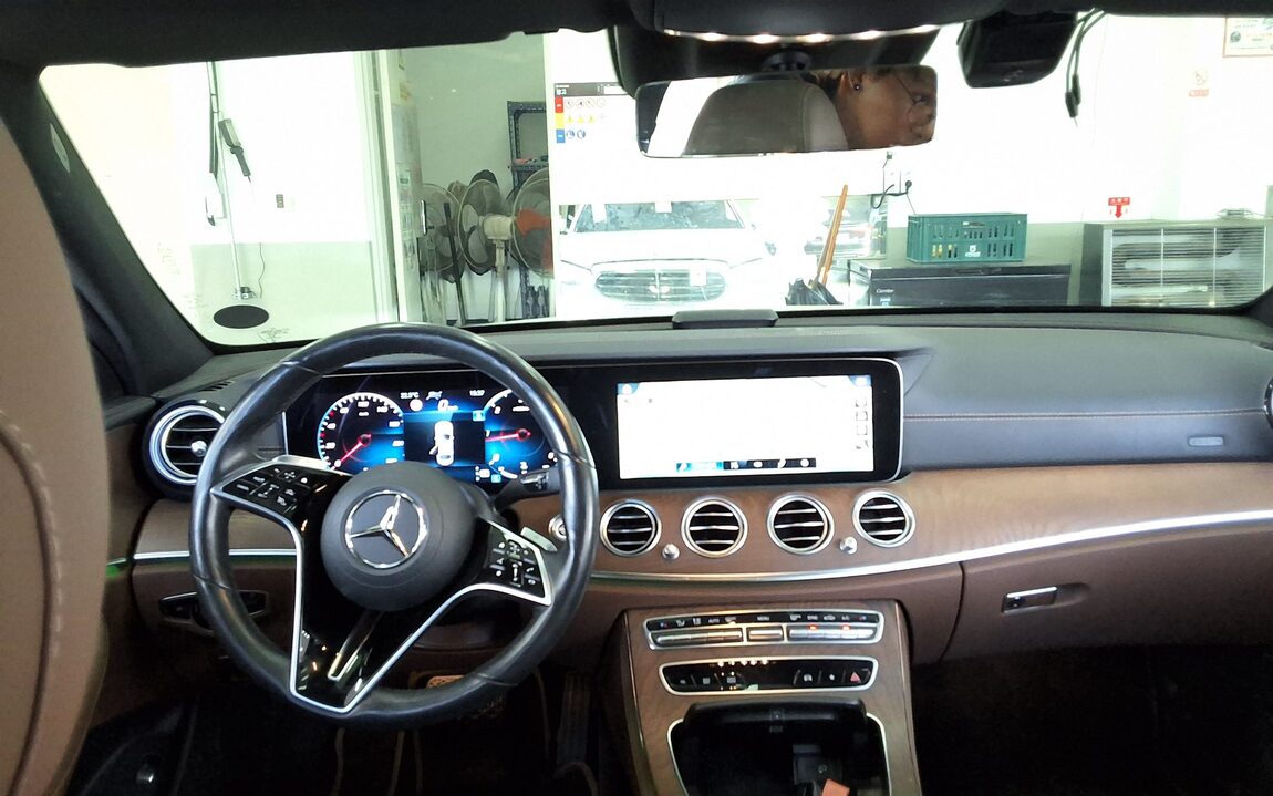 MERCEDES-BENZ E-CLASS (5TH GEN) E220d 4MATIC EXCLUSIVE 2021 - zdjęcie 11