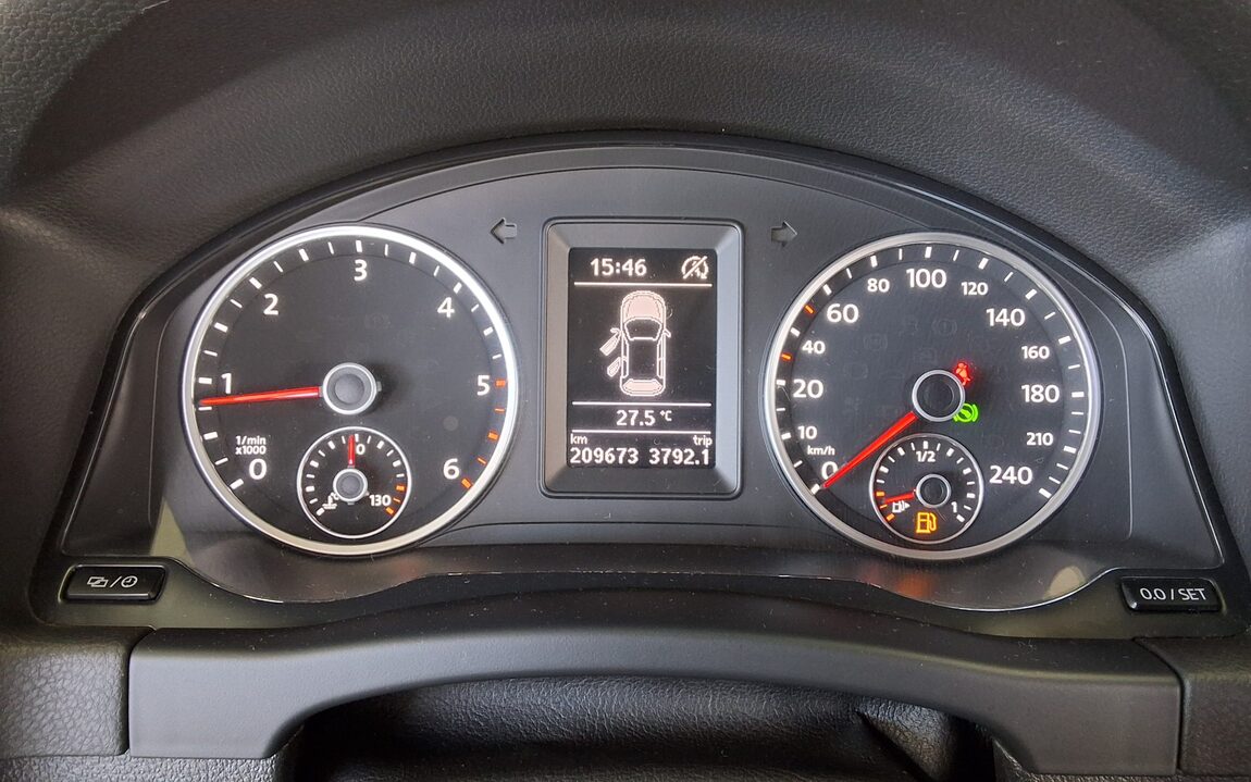 VOLKSWAGEN TIGUAN 2.0 TDI BLUEMOTION 2016 - zdjęcie 9
