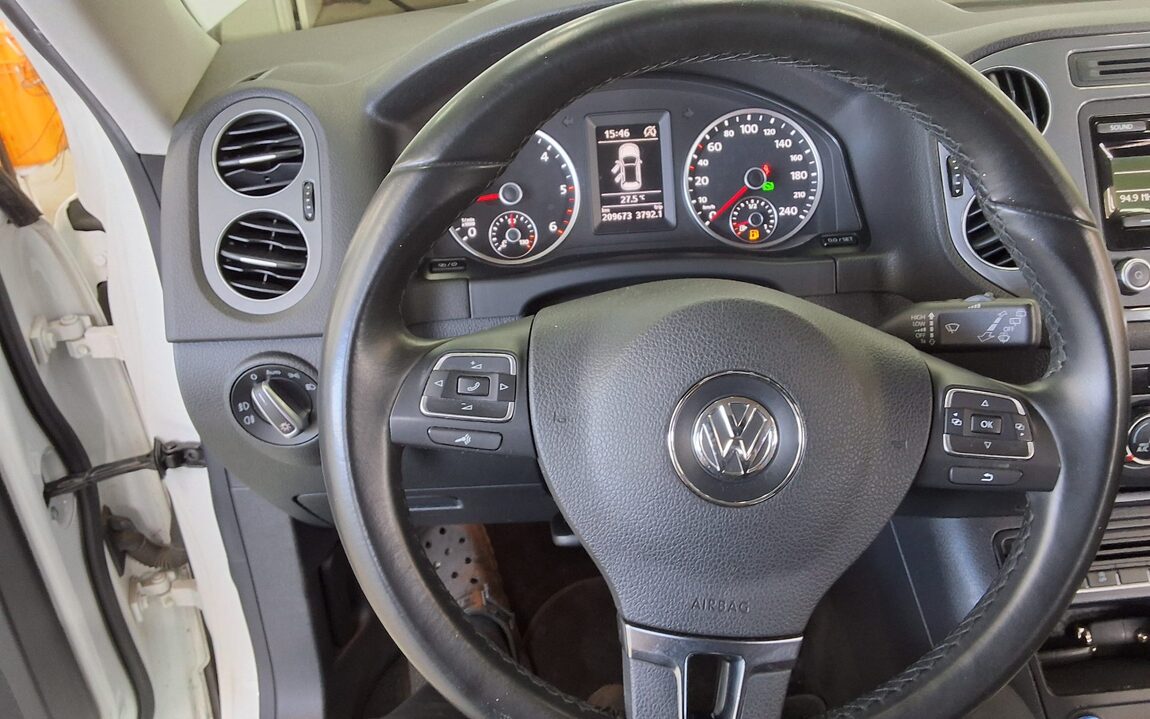 VOLKSWAGEN TIGUAN 2.0 TDI BLUEMOTION 2016 - zdjęcie 17